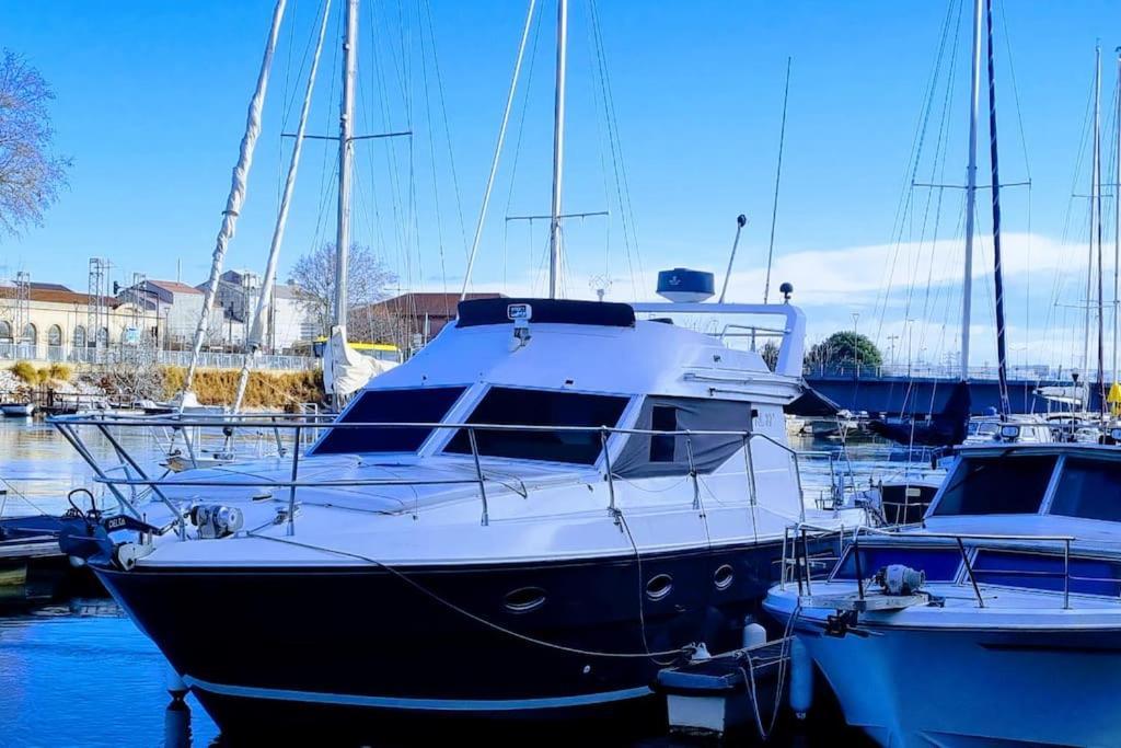 L'ipanema Sejour Original 2 Sur Bateau A Quai, Parking Prive Appartement Sète
